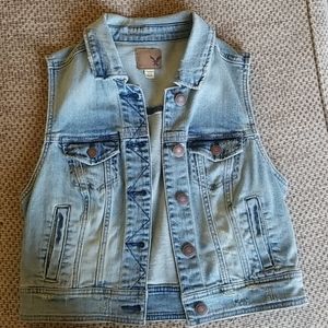 American Eagle Distressed Jean Vest